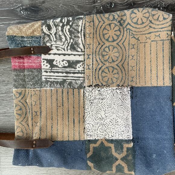 Signals Brand Unique Burlap Stamped Design Tote Bag Leather Handles Art - Picture 4 of 11